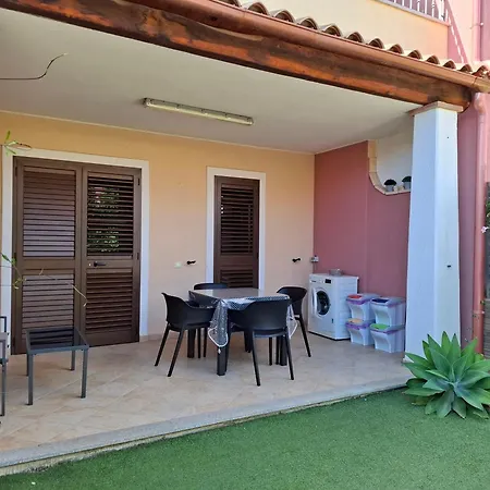 Acquachiara Giardino E Posto Auto Privato Villasimius