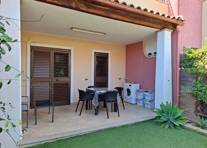 Acquachiara Giardino E Posto Auto Privato Villasimius